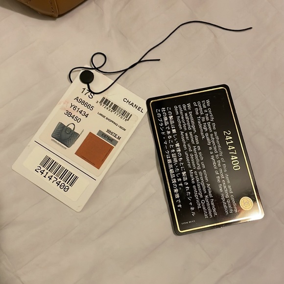 2017 CC SMALL BOX TOTE - Picture 17 of 17